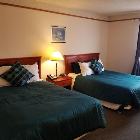 Moosomin Country Squire Inn Экстерьер фото